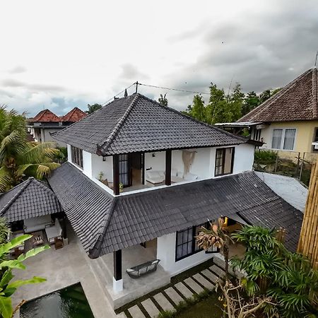 Putri Salju Villa By Evdekimi Ubud Buitenkant foto